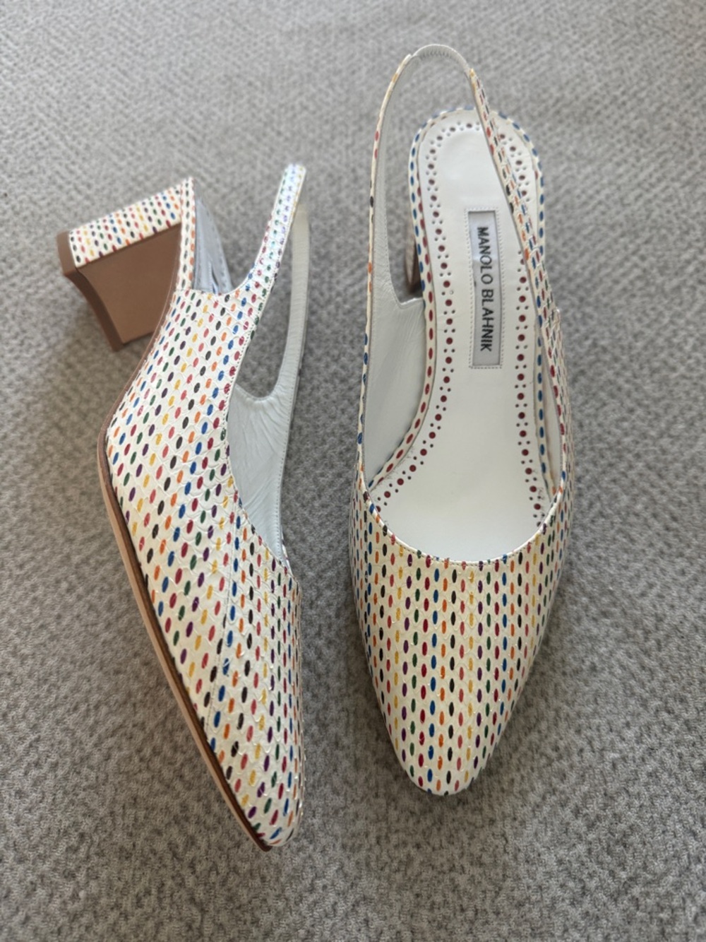 Brand new Manolo Blahnik White Multicolor Snakeskin Slingback Heels